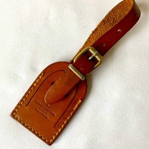 Louis Vuitton tag